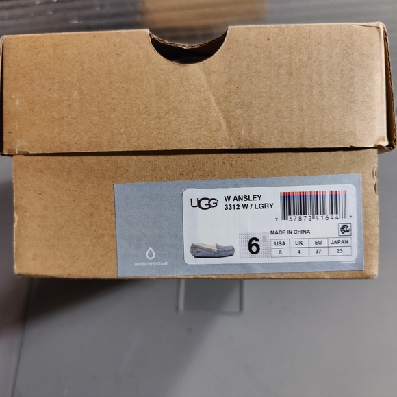 Uggs - Picture 7 of 7